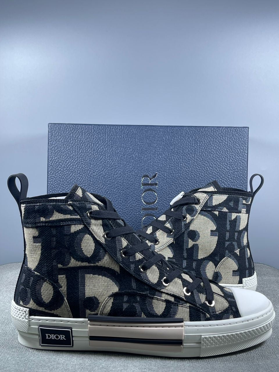 Dior b23